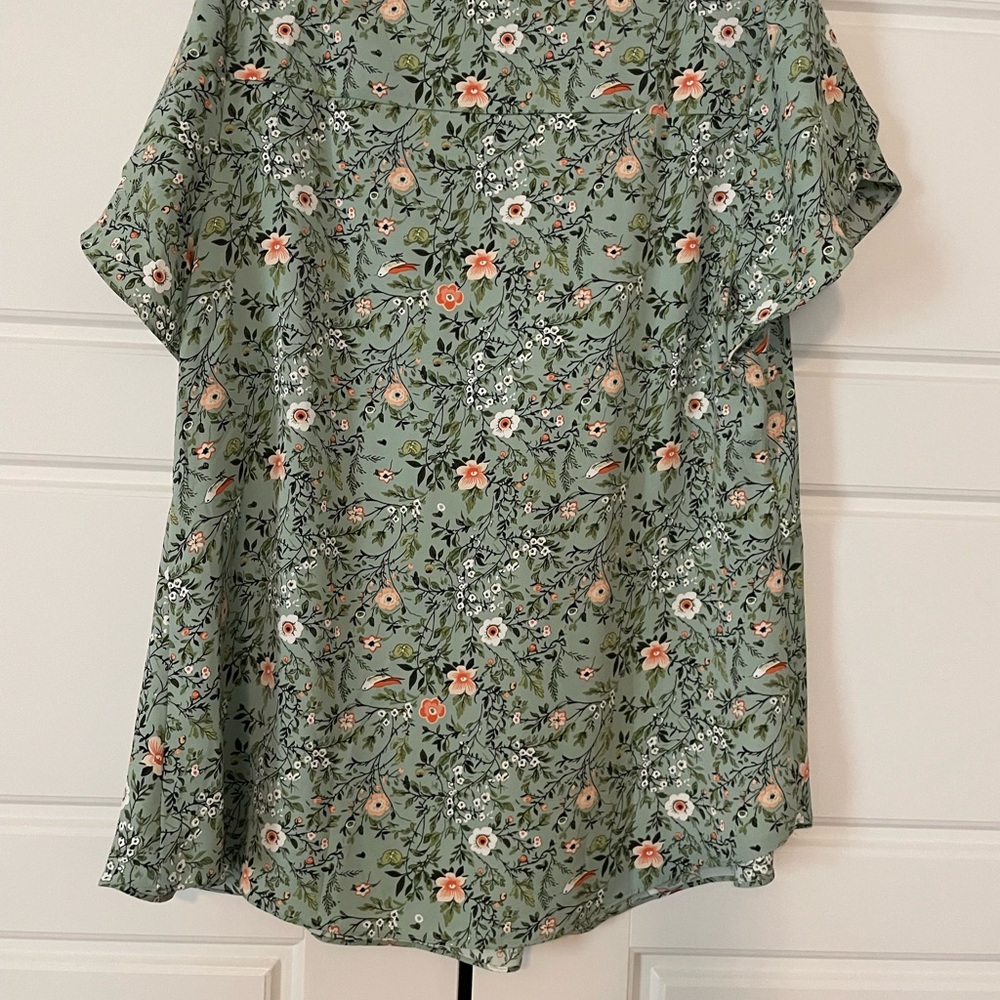 Floral Short Sleeve Blouse - Sage Green - Picture 4 of 6